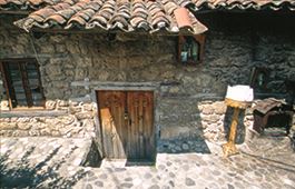 ΕΝΤΟΝΟ ΧΡΩΜΑ ΤΟ ΒΥΖΑΝΤΙΝΟ